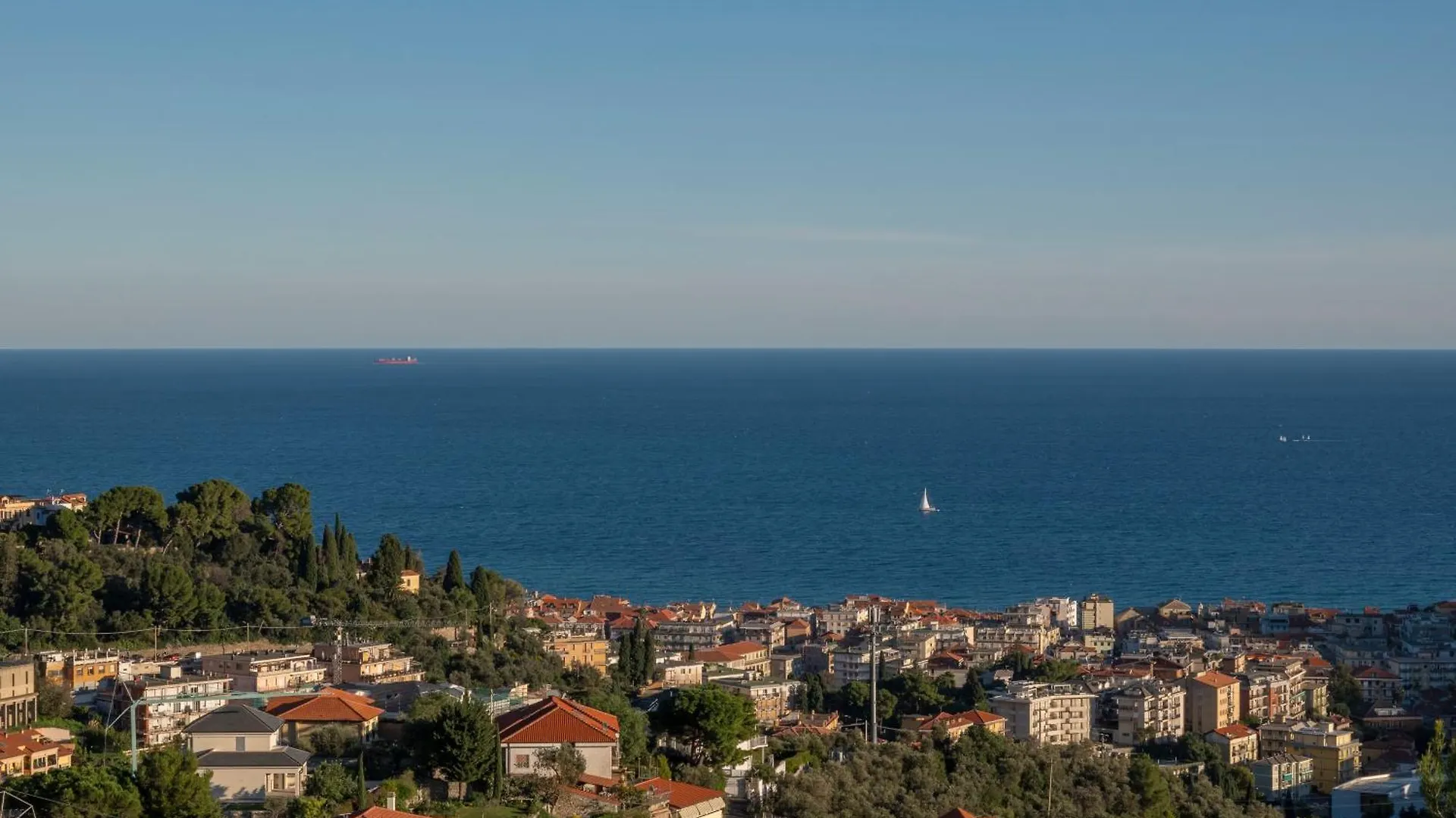 Apartment Al Numero 6, Trilocale Luminoso E Accogliente A Pochi Passi Dal Mare Alassio