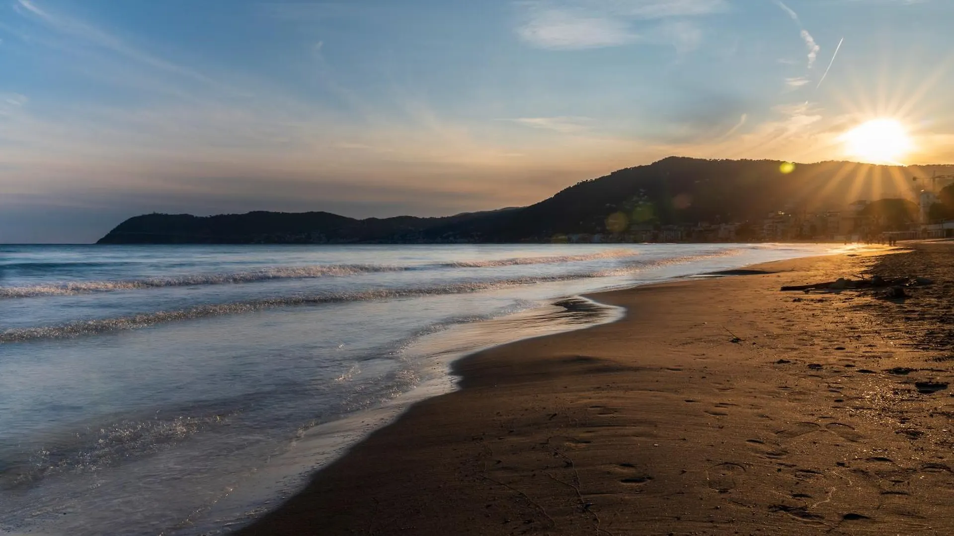 Al Numero 6, Trilocale Luminoso E Accogliente A Pochi Passi Dal Mare Alassio Itálie